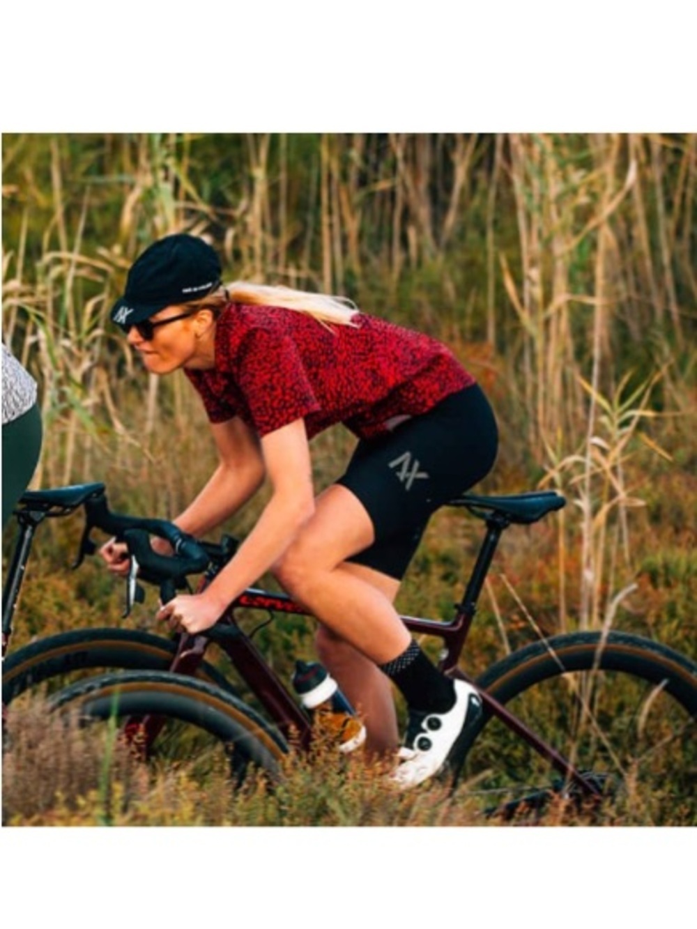 Cafe du Cycliste Laureline Short Sleeve Zip-Front Shirt in Black Red Panther XL